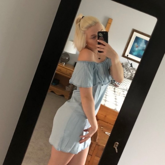 Off the shoulder dress - Picture 2 of 3